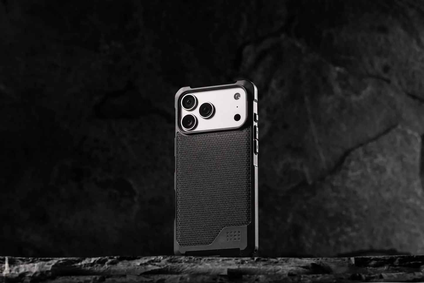 UAG Metropolis LT Kevlar iPhone 17 Series Case